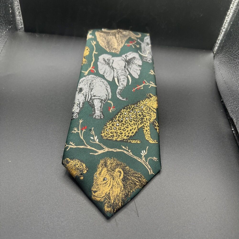 Cravateur "Endangered Wildlife Tie. Elephants Lions Cheetahs. 